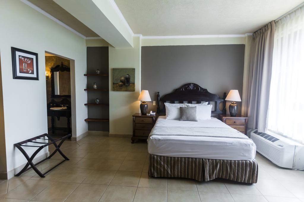 Altos De Fontana Hotel Манагуа Стая снимка
