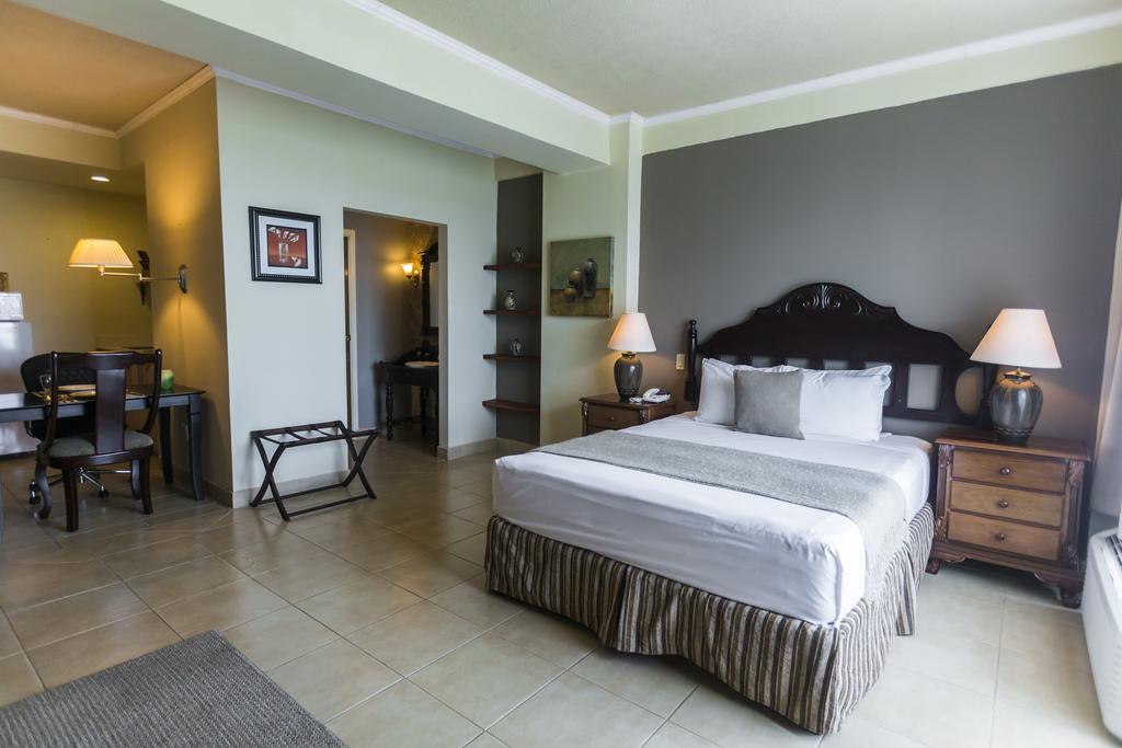 Altos De Fontana Hotel Манагуа Стая снимка