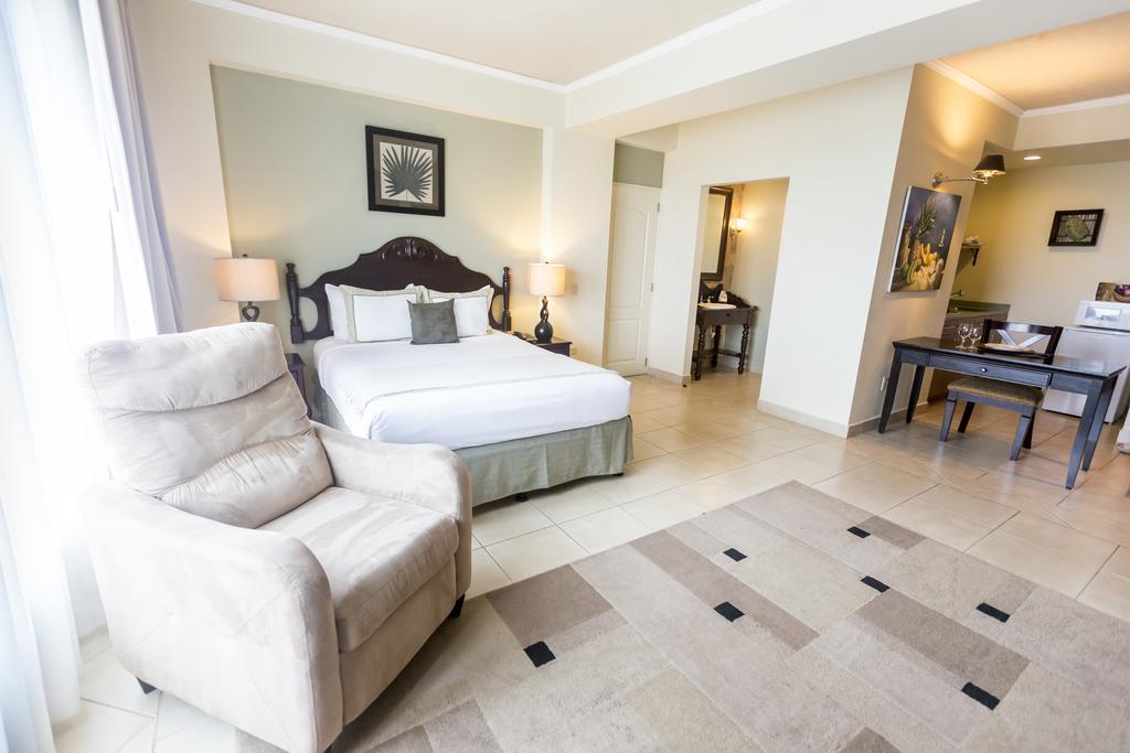Altos De Fontana Hotel Манагуа Стая снимка